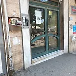 Tra Pirandello E Leopardi نابولي
