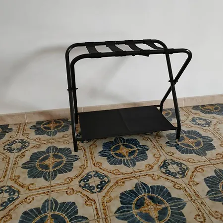 Couette-café Tra Pirandello E Leopardi 4*