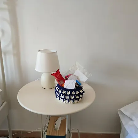 Couette-café Tra Pirandello E Leopardi 4*