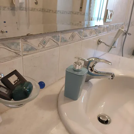 Tra Pirandello E Leopardi Bed & Breakfast 4*