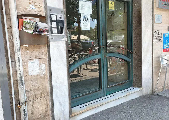 Tra Pirandello E Leopardi נאפולי