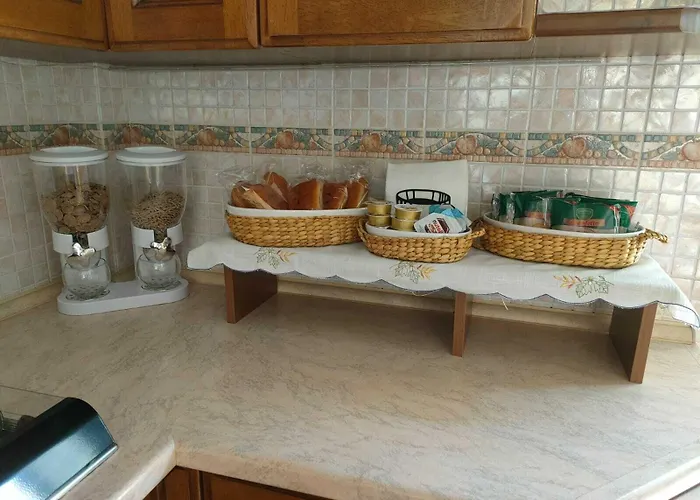 Tra Pirandello E Leopardi לינה וארוחת בוקר