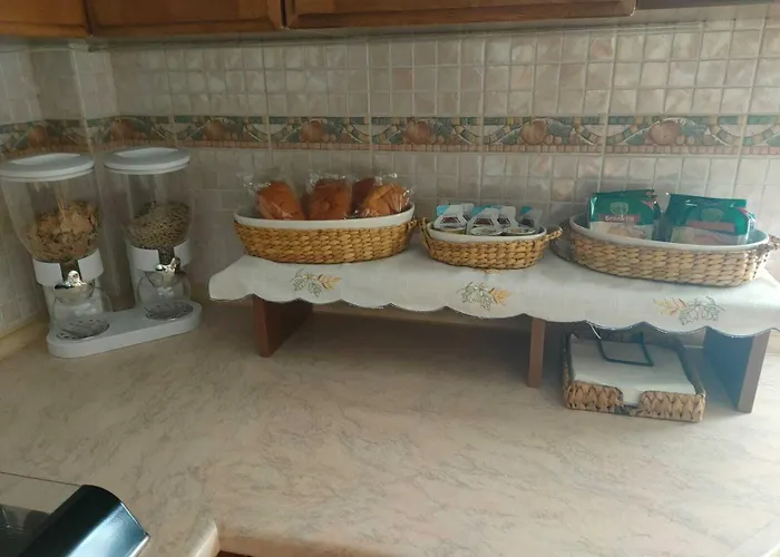 Tra Pirandello E Leopardi לינה וארוחת בוקר