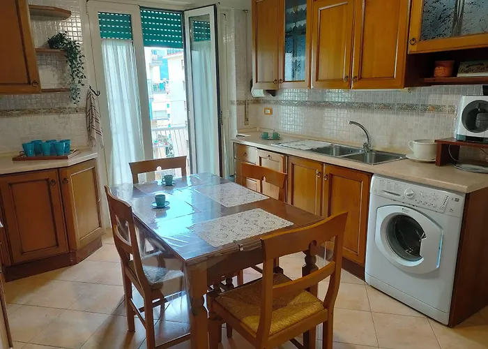 Tra Pirandello E Leopardi נאפולי