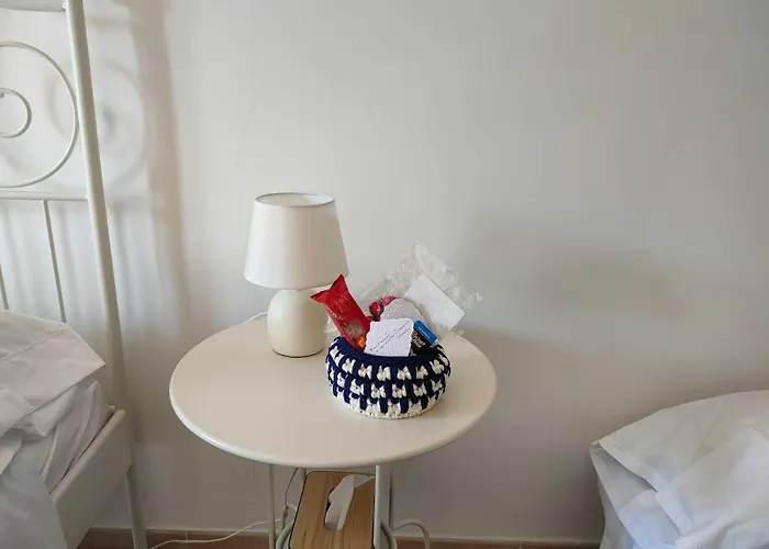 לינה וארוחת בוקר Tra Pirandello E Leopardi נאפולי